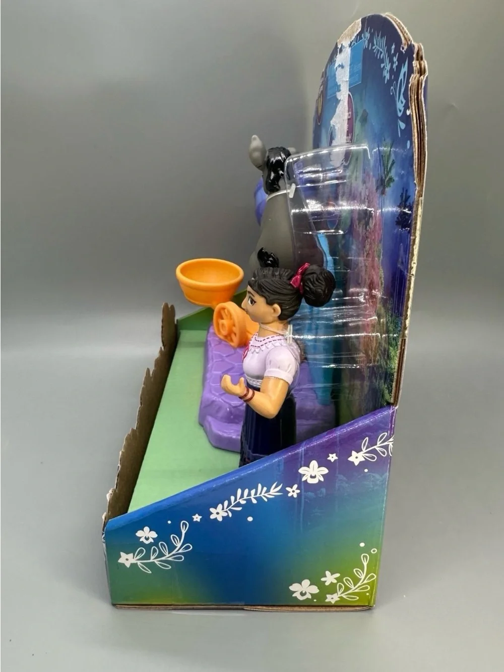 Disney Encanto Luisa Madrigal Super Strength Set - New